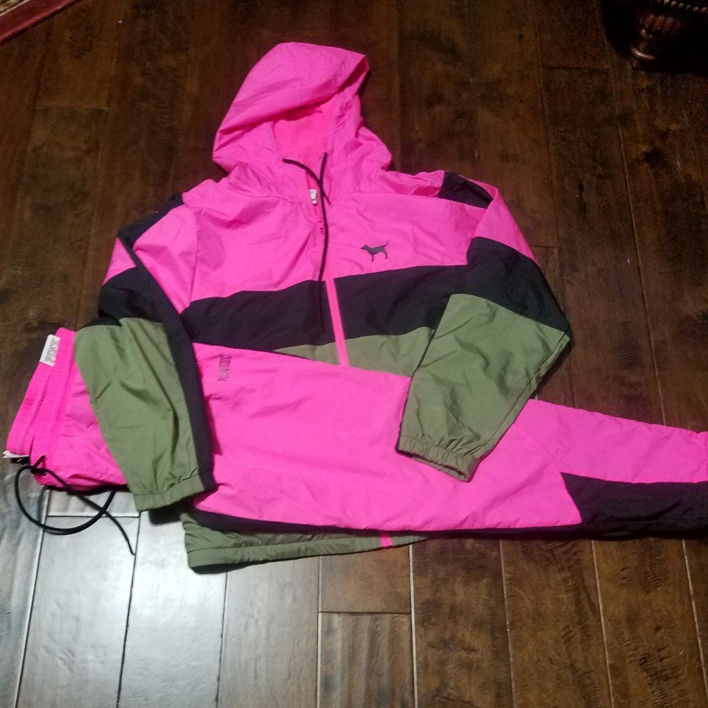 VS PINK Anorak Set